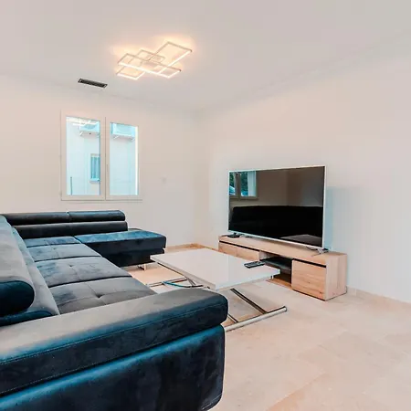 Belle Maison Climatisee 2m Feriehus Bram